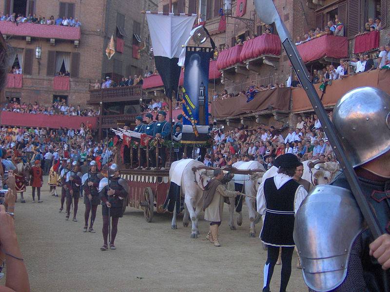 800px-Palio_-_Carrocio_compressed_compressed.jpg